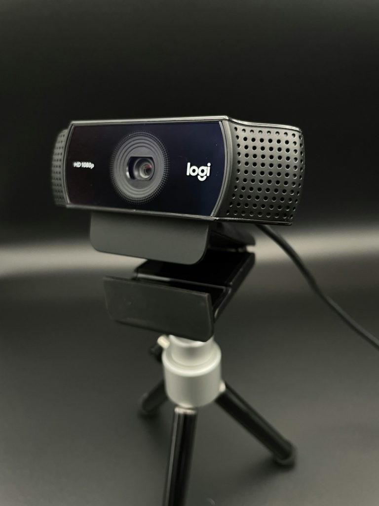 PromptSmart Pro Review: AI Teleprompter Features, Pricing, and Alternatives