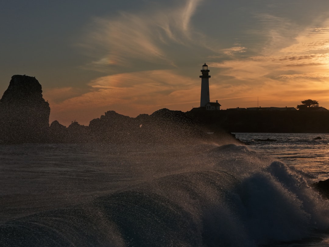 Lighthouse Photography Tips: 20 Techniques for Capturing Stunning Coastal Images
